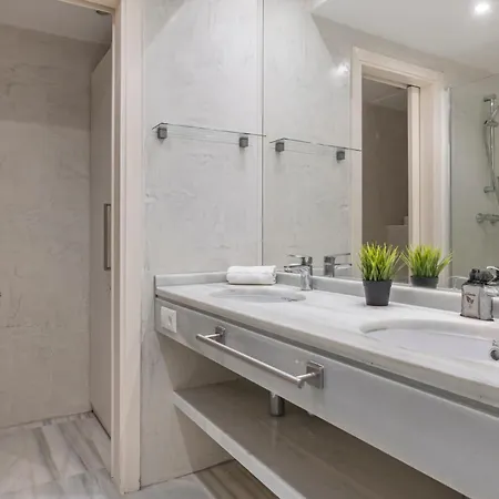 La Alcazaba Flat With Pool In - Ref M47 马尔韦利亚