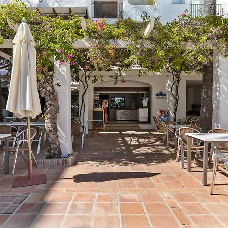 La Alcazaba Flat With Pool In - Ref M47 马尔韦利亚