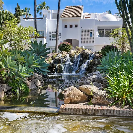 La Alcazaba Flat With Pool In - Ref M47 马尔韦利亚